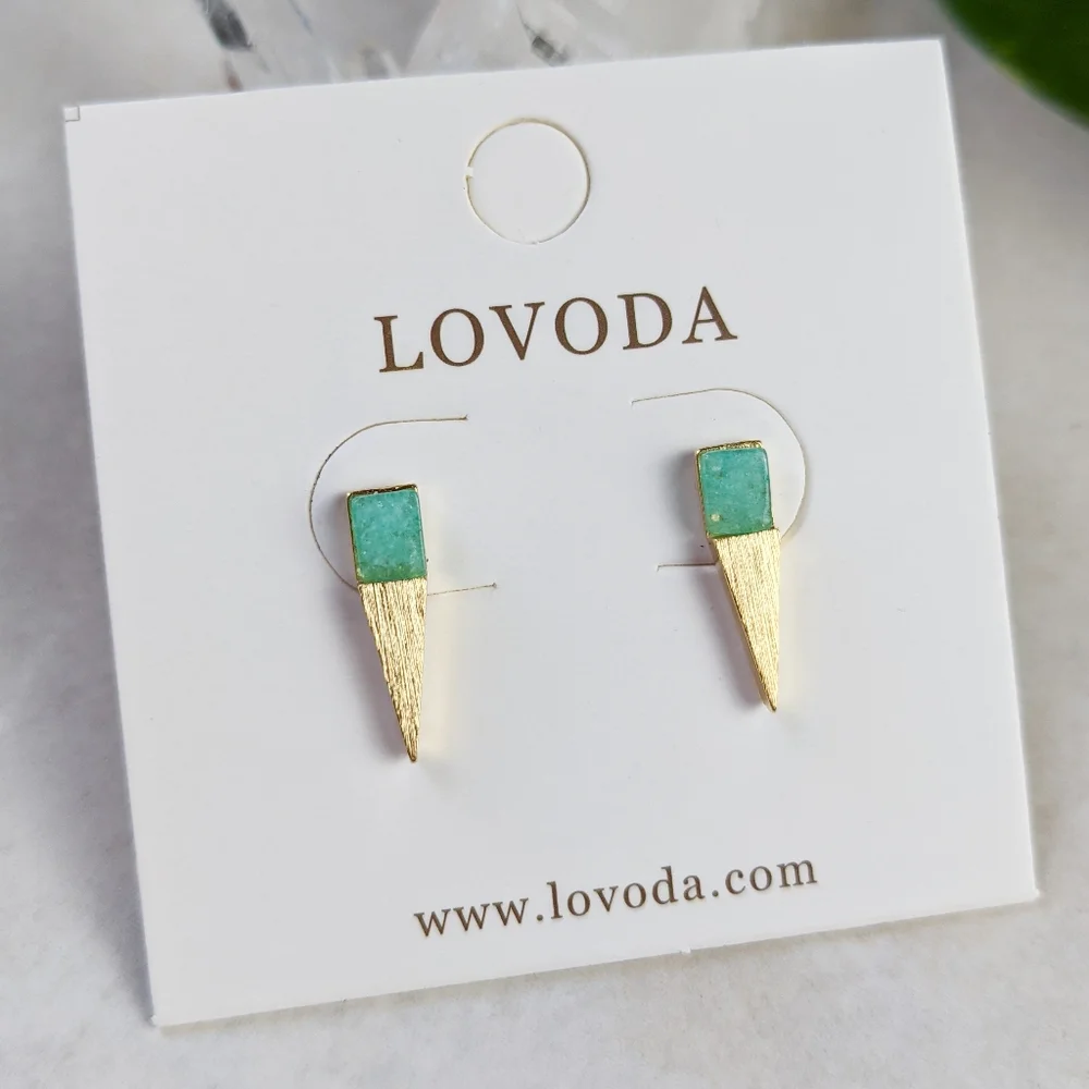 🦋LAST🦋 NWT Lovoda Jade and Brushed Gold Point Studs